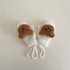 Mittens with bears print