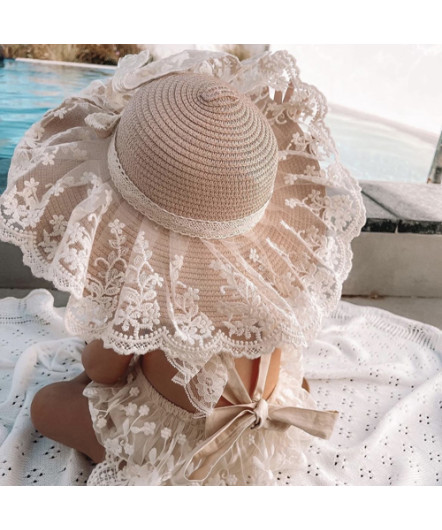 Шляпка с кружевом...